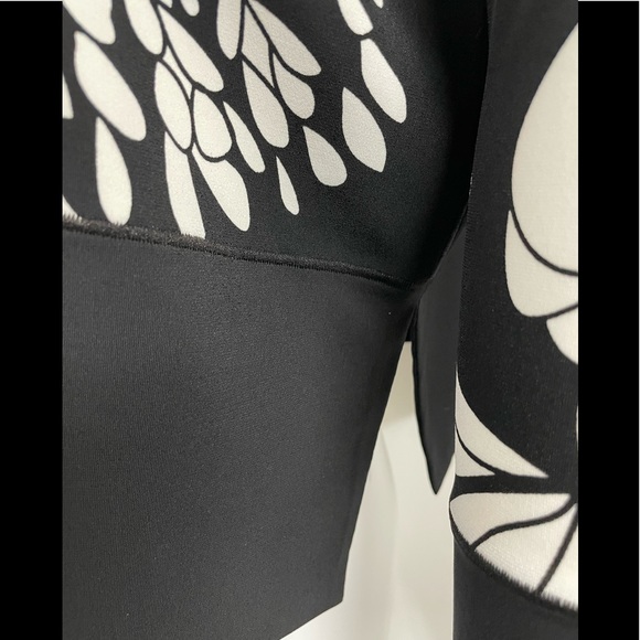 EVA VARRO RT GO SHORT TOP - CRYSTAL / BLACK TRIM - Picture 2 of 4